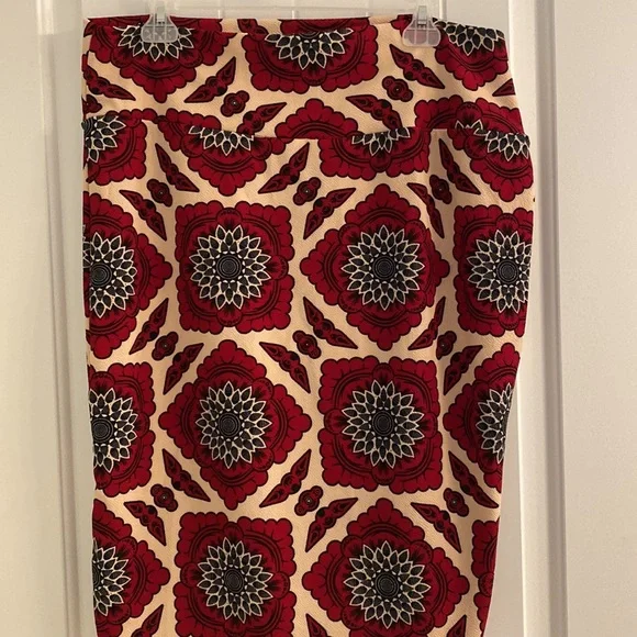 Lularoe pencil skirt, very soft and stretchy - Picture 3 of 3